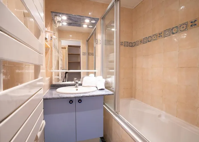 Apartment Le Slalom - Val Claret-5 By Interhome *